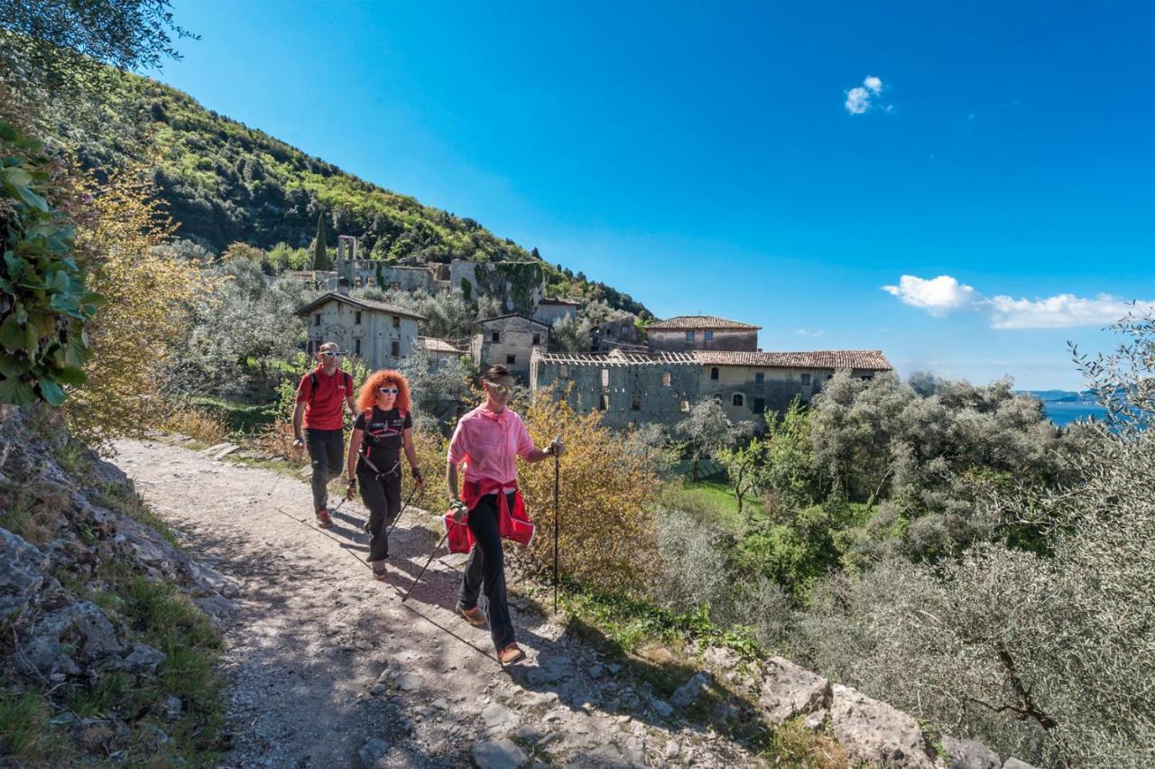 Garda Family House Hotel Castelletto Di Brenzone Exterior photo