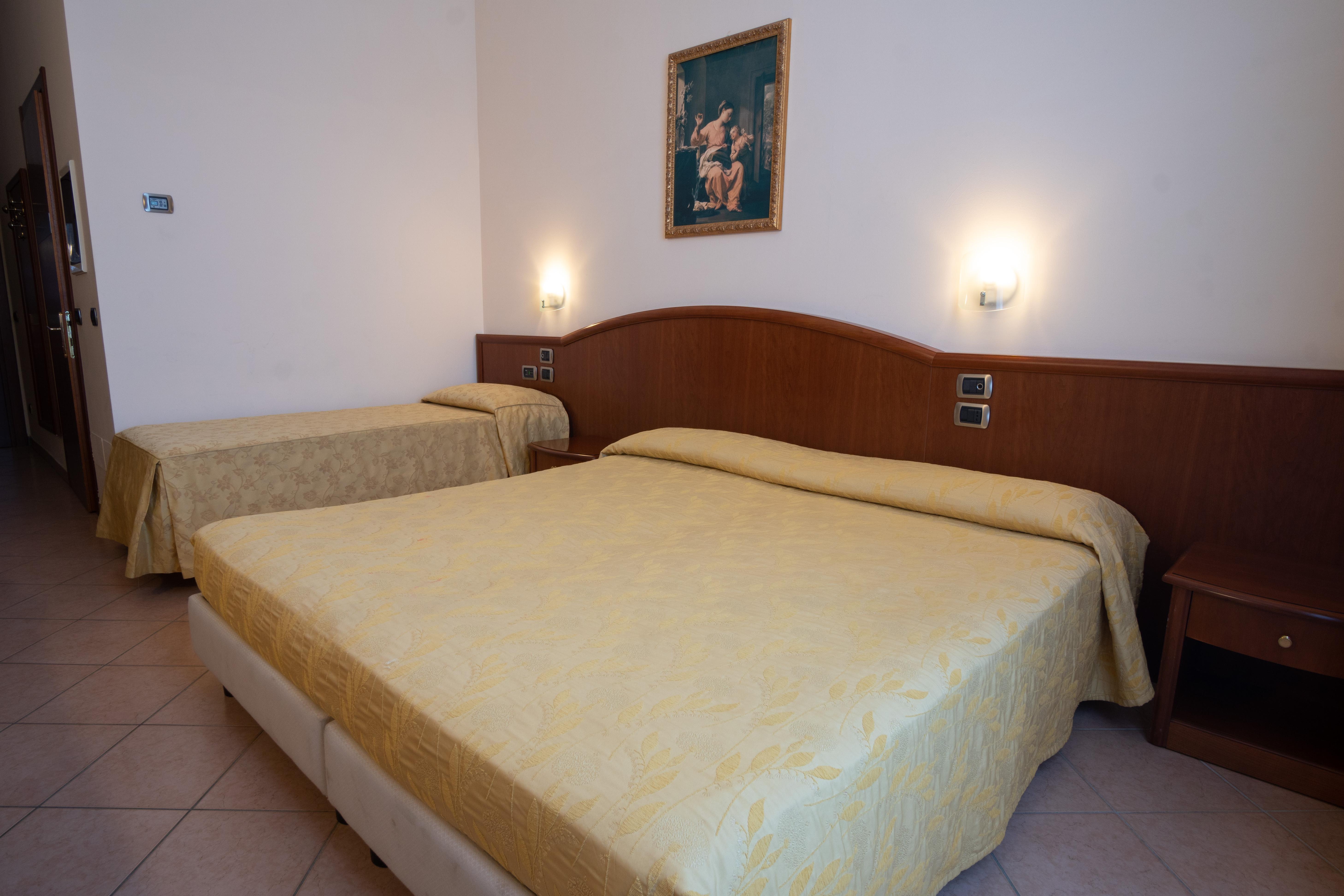 Garda Family House Hotel Castelletto Di Brenzone Exterior photo