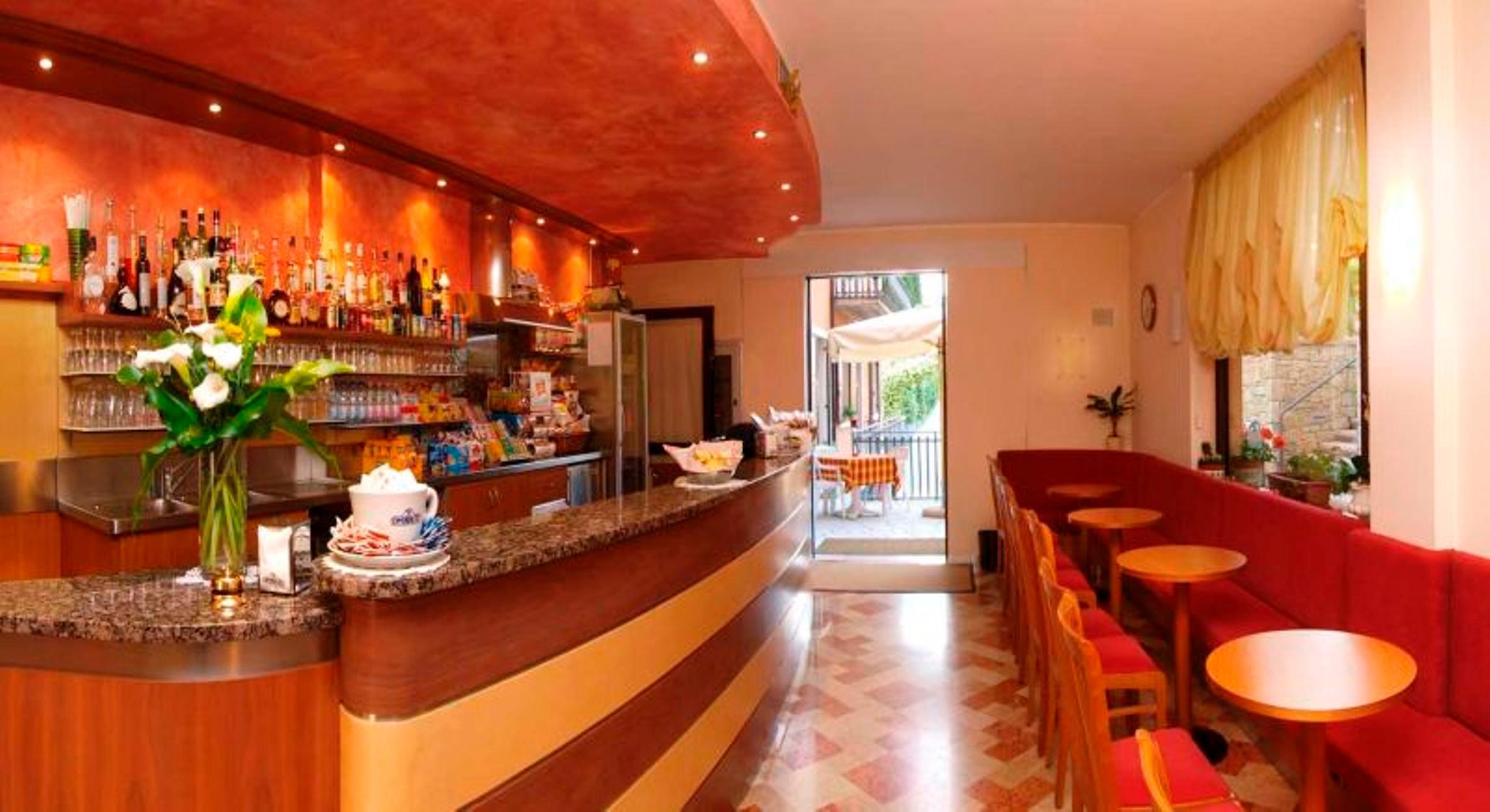 Garda Family House Hotel Castelletto Di Brenzone Exterior photo
