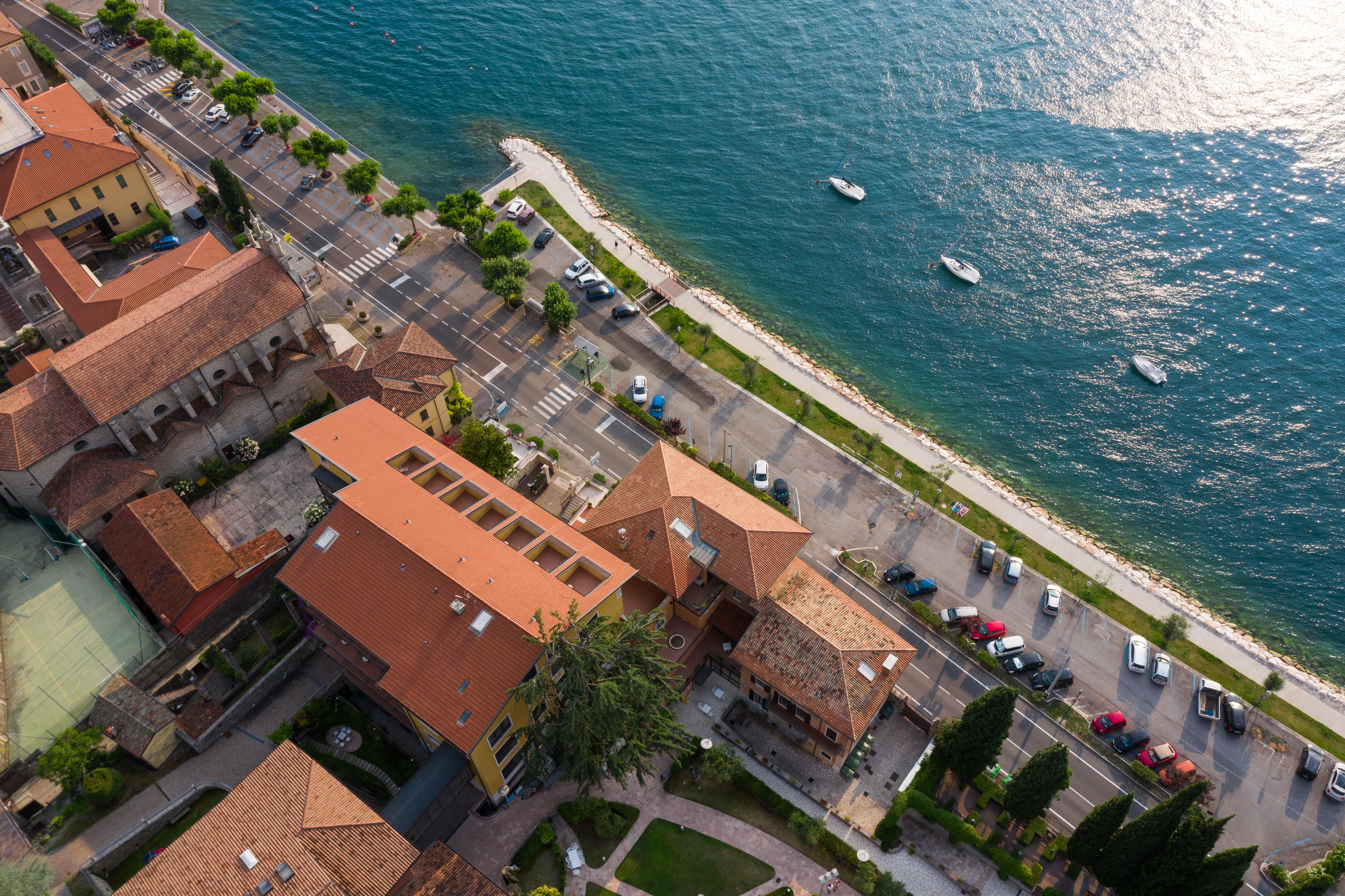 Garda Family House Hotel Castelletto Di Brenzone Exterior photo
