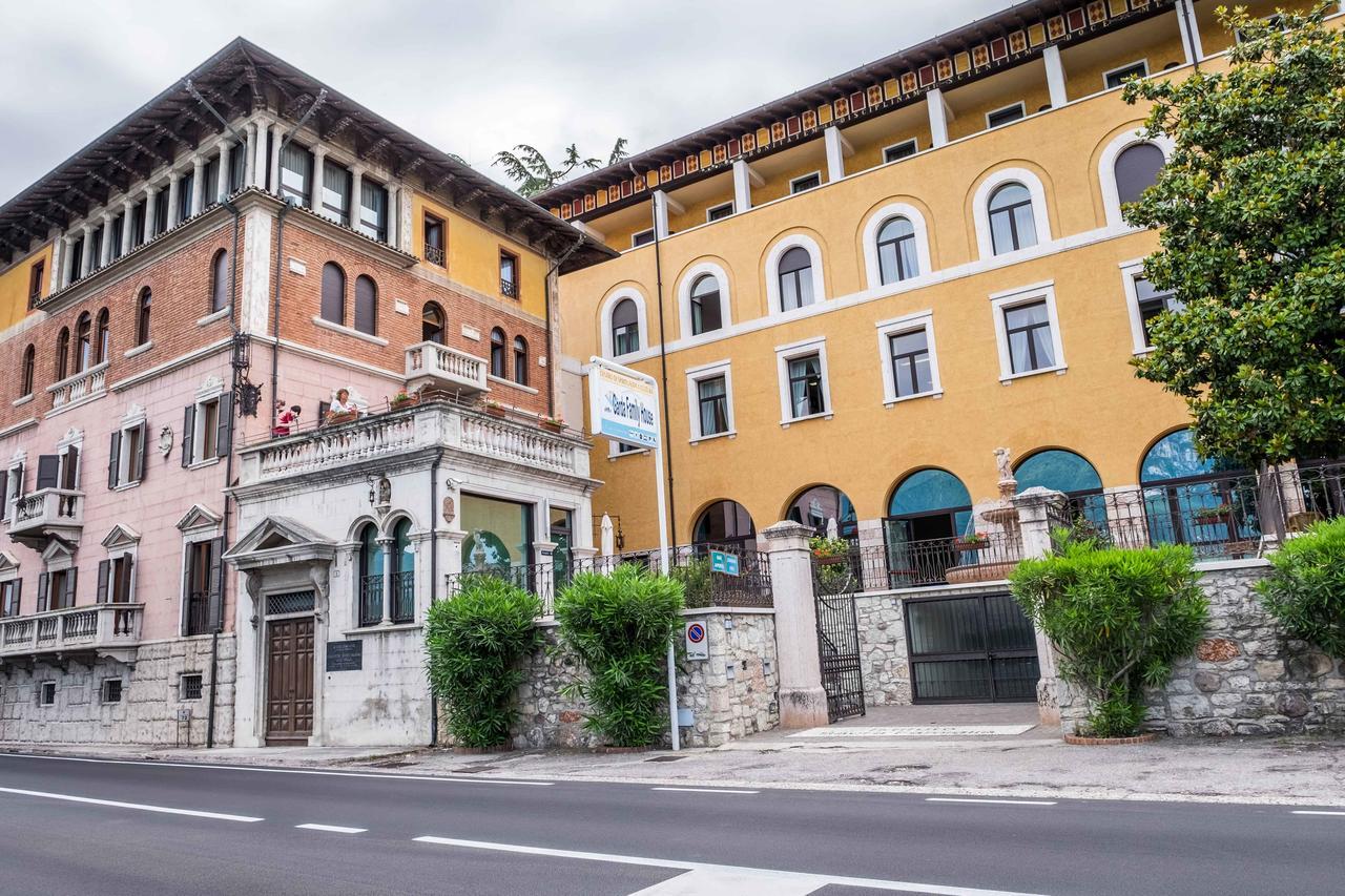 Garda Family House Hotel Castelletto Di Brenzone Exterior photo